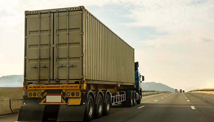 مقاله حملو نقل زمینی تصویر کامیون از پشت