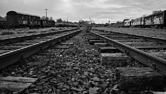 مقاله حمل و نقل ریلی و تصویر ریل و قطار قدیمی